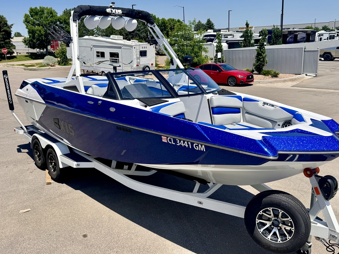2020 Axis A24 - LIKE NEW - 80 HOURS - M6DI Icon
